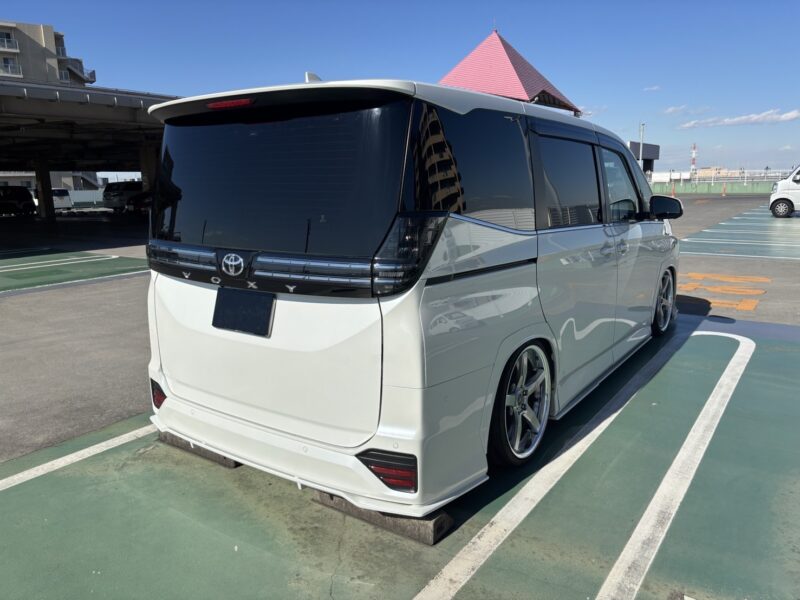 ヴォクシー S- Z KUHLレーシング コンプリート★R6税金完納★新車並み★KUHLコンプリート★エアサス★フルエアロ★19アルミ★360°カメラ★ミラーモニター★業界最安画像6