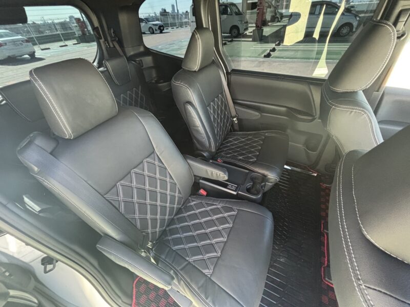 ヴォクシー S- Z KUHLレーシング コンプリート★R6税金完納★新車並み★KUHLコンプリート★エアサス★フルエアロ★19アルミ★360°カメラ★ミラーモニター★業界最安画像12