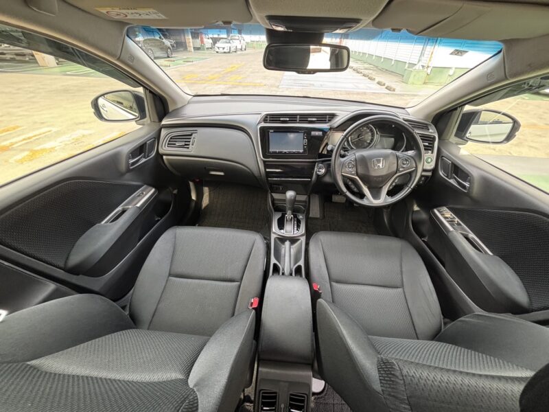 グレイス LX★R6税金完納★コーティング済★走行中TV視聴★業界最安画像13