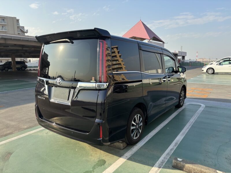 エスクァイア G i★R6税金完納★極良極美★純正ナビ★レザーシート★後席モニター★業界最安画像6