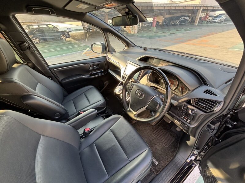 エスクァイア G i★R6税金完納★極良極美★純正ナビ★レザーシート★後席モニター★業界最安画像9