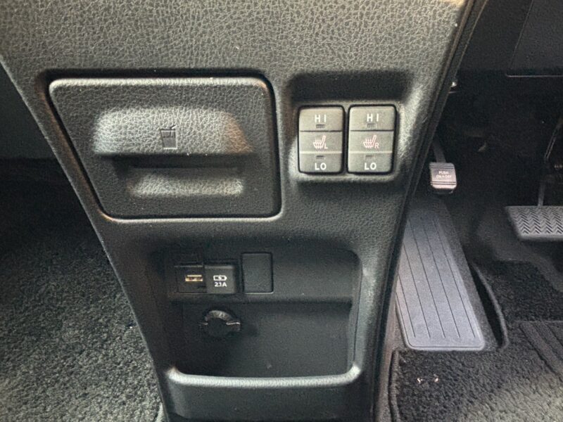 エスクァイア G i★R6税金完納★極良極美★純正ナビ★レザーシート★後席モニター★業界最安画像21