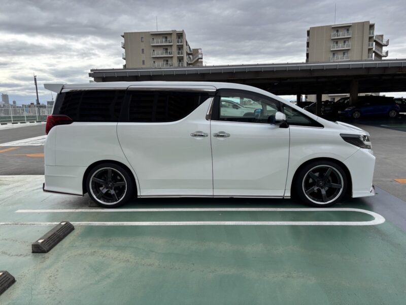 アルファード 2.5 S Cパッケージ KUHLレーシング コンプリートカー★R6税金完納★KUHLコンプリート★エアサス★フルエアロ★マフラー★20 ホイル★車検ロング★後期★業界最安画像4