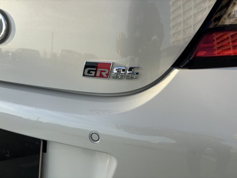 GR86 RZ 2.4 AT★R6税金完納★新車並★車検ロング★低走行★ドラレコ★走行中TV視聴★業界最安画像8
