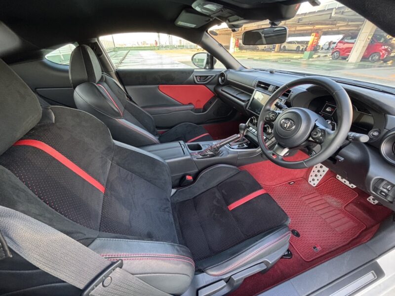 GR86 RZ 2.4 AT★R6税金完納★新車並★車検ロング★低走行★ドラレコ★走行中TV視聴★業界最安画像12