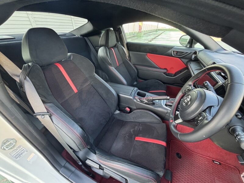 GR86 RZ 2.4 AT★R6税金完納★新車並★車検ロング★低走行★ドラレコ★走行中TV視聴★業界最安画像13