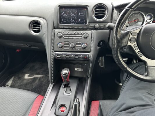 R35 GT-R ブラックエディション 4WD★R6税金完納★極良極美★記録簿付★激レアカラー★AT★社外ホイール★RECAROシート★中期型★業界最安画像17