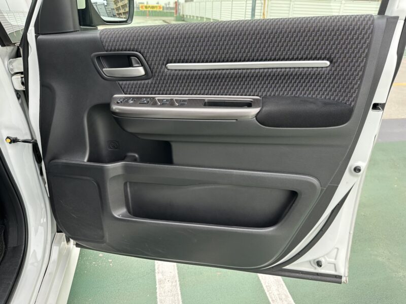 ステップワゴン スパーダ ホンダセンシング★R6税金完納★絶好調★後席モニター★ドラレコ★純正ナビ★業界最安画像8