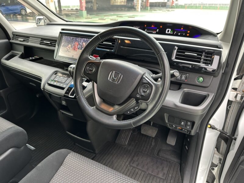 ステップワゴン スパーダ ホンダセンシング★R6税金完納★絶好調★後席モニター★ドラレコ★純正ナビ★業界最安画像9