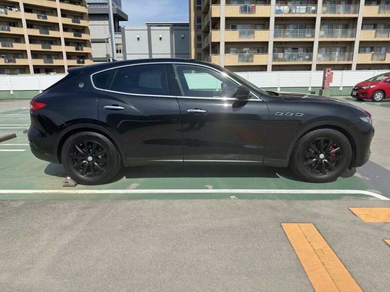 レヴァンテ 3.0 4WDベースグレード★R7税金完納★極良極美★ドラレコ★360°カメラ★ブラウンレザー★赤キャリ★可変マフラー★業界最安画像4