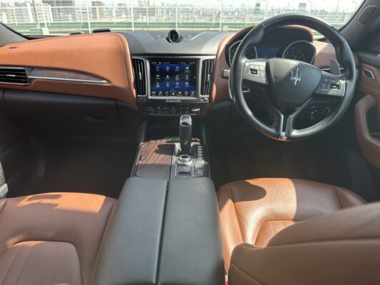 レヴァンテ 3.0 4WDベースグレード★R7税金完納★極良極美★ドラレコ★360°カメラ★ブラウンレザー★赤キャリ★可変マフラー★業界最安画像12