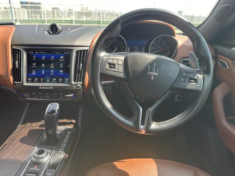 レヴァンテ 3.0 4WDベースグレード★R7税金完納★極良極美★ドラレコ★360°カメラ★ブラウンレザー★赤キャリ★可変マフラー★業界最安画像14