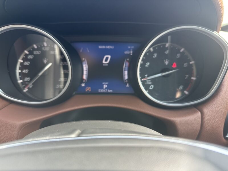 レヴァンテ 3.0 4WDベースグレード★R7税金完納★極良極美★ドラレコ★360°カメラ★ブラウンレザー★赤キャリ★可変マフラー★業界最安画像17