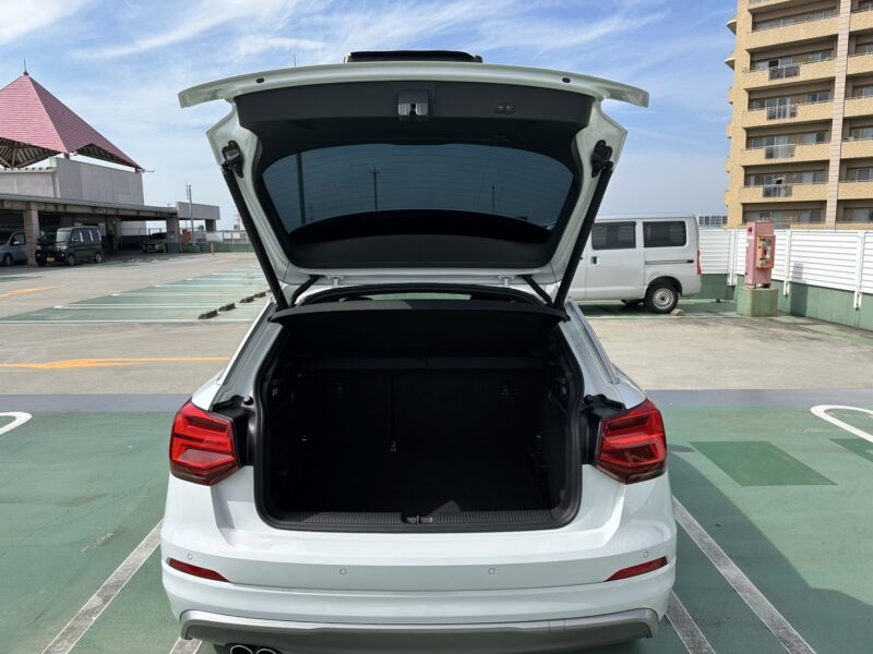 アウディ Q2 35TFSI シリンダーオンデマンド スポーツ Sライン★R7税金完納★極良極美★激レアグレード★ドラレコ★ハーフレザー★業界最安画像8