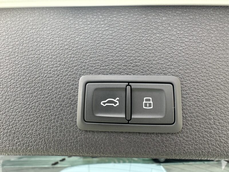 アウディ Q2 35TFSI シリンダーオンデマンド スポーツ Sライン★R7税金完納★極良極美★激レアグレード★ドラレコ★ハーフレザー★業界最安画像9