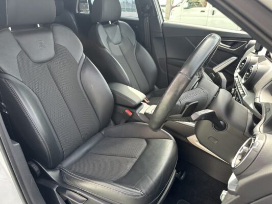 アウディ Q2 35TFSI シリンダーオンデマンド スポーツ Sライン★R7税金完納★極良極美★激レアグレード★ドラレコ★ハーフレザー★業界最安画像11