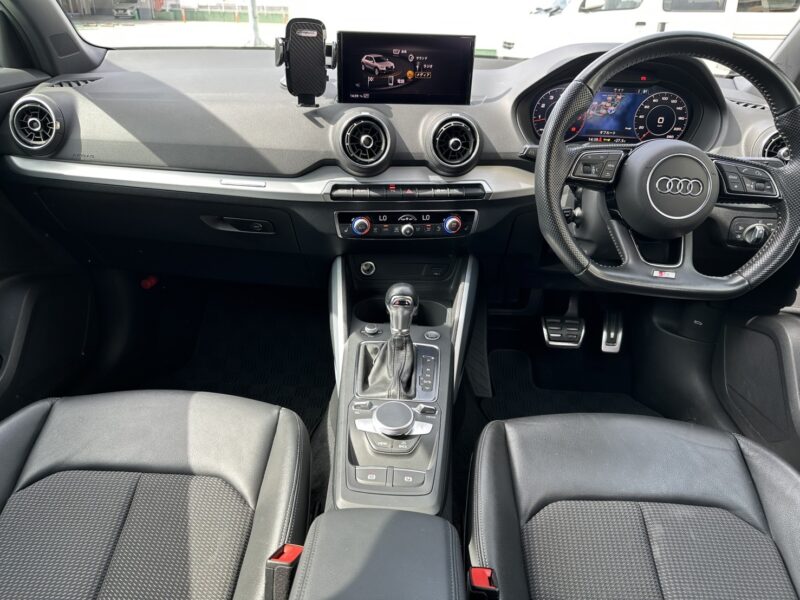 アウディ Q2 35TFSI シリンダーオンデマンド スポーツ Sライン★R7税金完納★極良極美★激レアグレード★ドラレコ★ハーフレザー★業界最安画像14