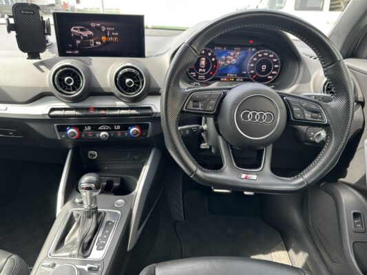 アウディ Q2 35TFSI シリンダーオンデマンド スポーツ Sライン★R7税金完納★極良極美★激レアグレード★ドラレコ★ハーフレザー★業界最安画像15