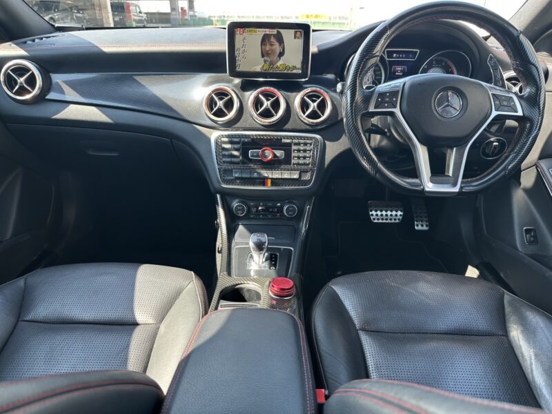 AMG CLA45 4マチック★走行中TV視聴★タイヤばり山★赤キャリ★赤ステッチ★デイライト★業界最安画像12