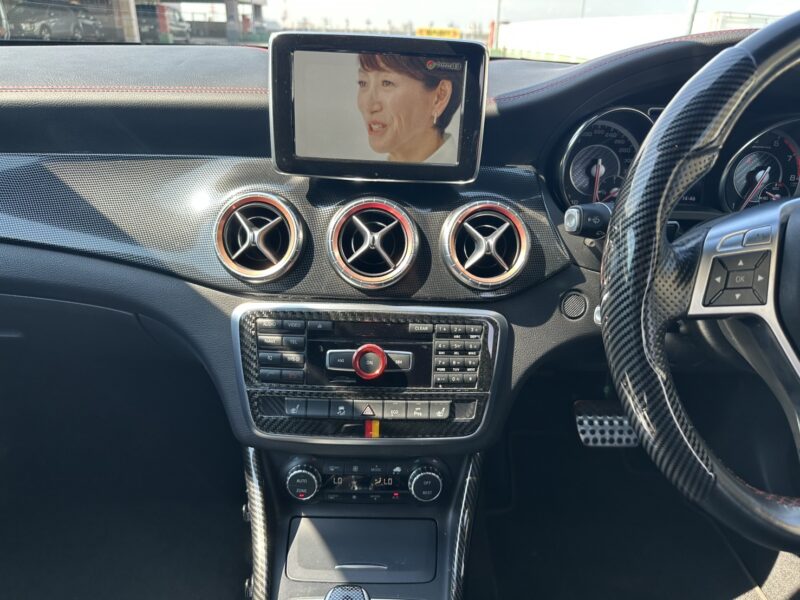 AMG CLA45 4マチック★走行中TV視聴★タイヤばり山★赤キャリ★赤ステッチ★デイライト★業界最安画像13