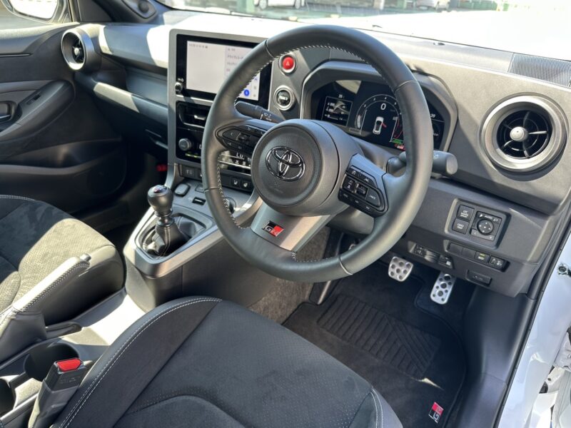 GRヤリス RZ ハイパフォーマンス 4WD★R7税金完納★新車並み★後期★極良極美★純正GRフルエアロ★カーボンルーフ★6MT★ハーフレザー★オートクルーズ★業界最安画像16