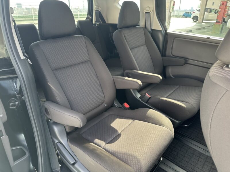 フリード 1.5 G★R7税金完納★車検ロング★ドラレコ★走行中TV視聴★シートヒーター★両側電動スライドドア★業界最安画像10