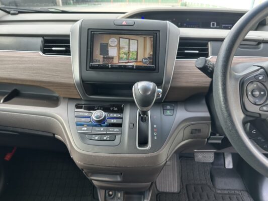 フリード 1.5 G★R7税金完納★車検ロング★ドラレコ★走行中TV視聴★シートヒーター★両側電動スライドドア★業界最安画像13