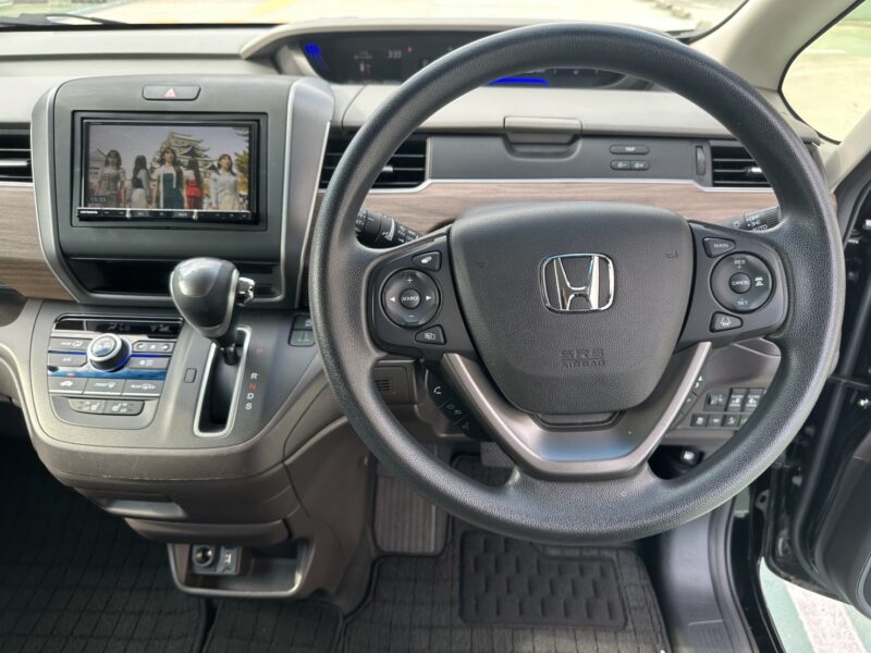 フリード 1.5 G★R7税金完納★車検ロング★ドラレコ★走行中TV視聴★シートヒーター★両側電動スライドドア★業界最安画像14