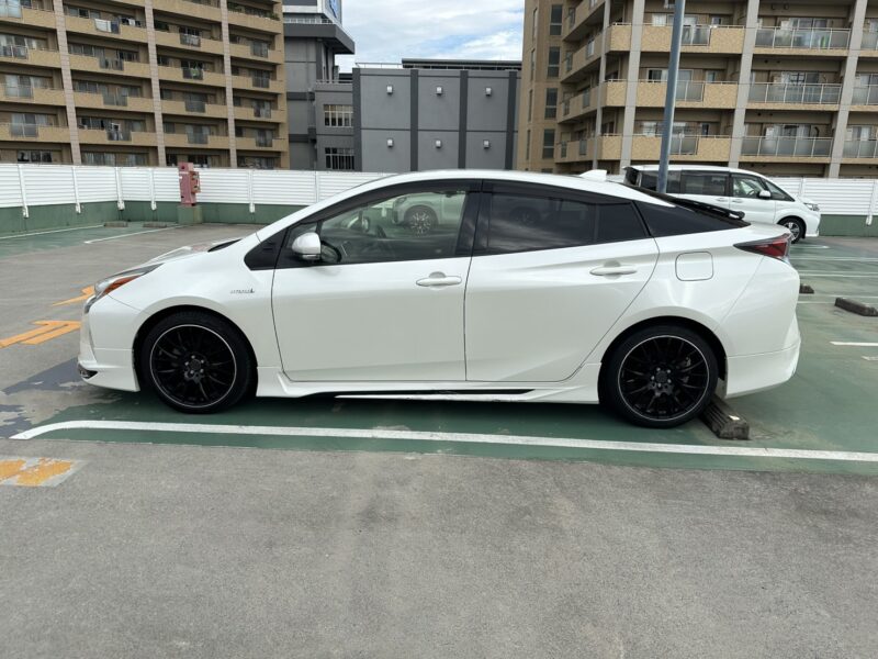 プリウス Sツーリングセレクション モデリスタ★車検ロング★モデリスタエアロ★走行中TV視聴★シートヒーター★業界最安画像3