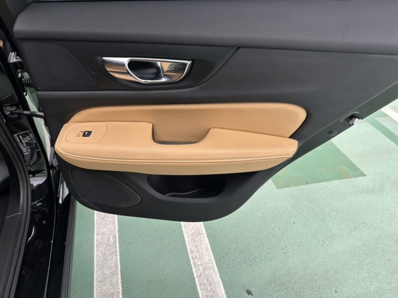 ボルボ V60 T5 インスクリプション★極上車★車検ロング★R7税金完納★360°カメラ★ブラウンレザー★業界最安画像9